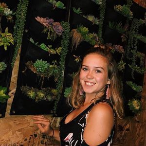 Meet your Posher, Danielle